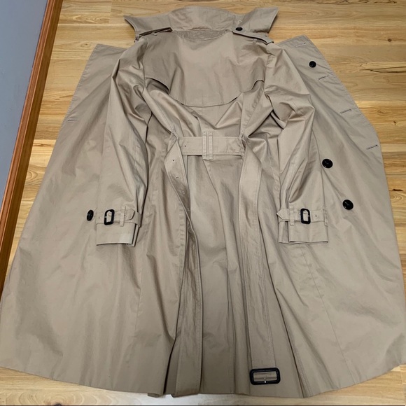 ❗️SOLD❗️🎉2xHP🎉 Burberry Tan Trench Coat Sz 8R - Picture 8 of 15